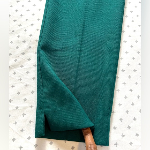 Talbot Women Green Pant - Picture 2 of 11